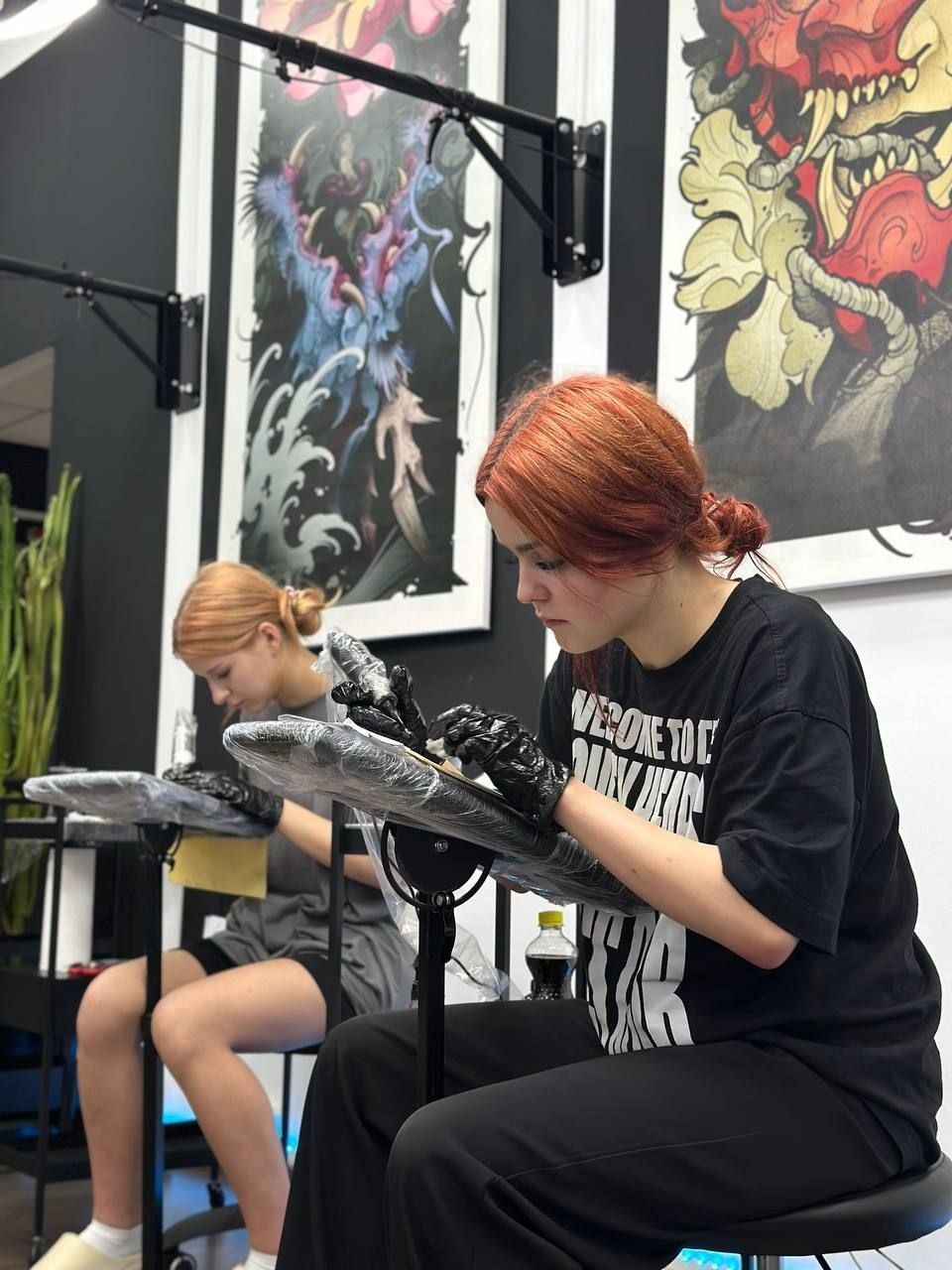 Ученики тату школы Art Tattoo на практическом занятии