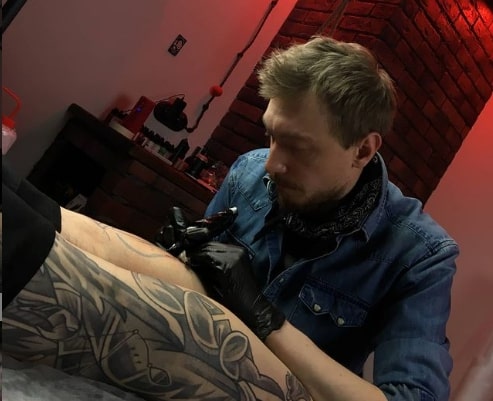 Валера — тату мастер школы Art Tattoo в Москве